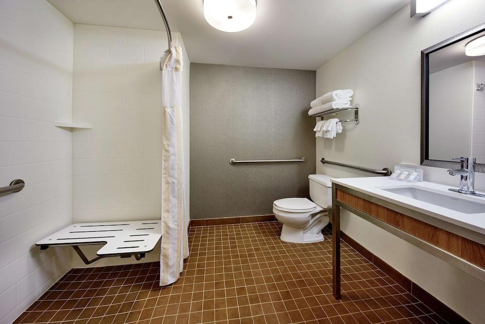 Hilton Garden Inn Portland Lake Oswego Exteriér fotografie